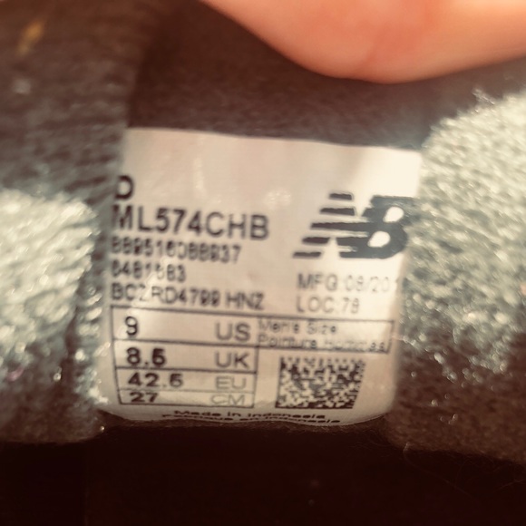 Military Green New Balance shoes - Picture 3 of 3